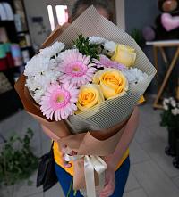 Букет цветов из:  Герберы, Розы и Хризантемы в Людиново